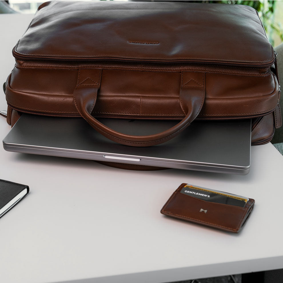 gentlemen-s-max-laptoptasche-leder-16-zoll-cognac-trolley-slot image 7