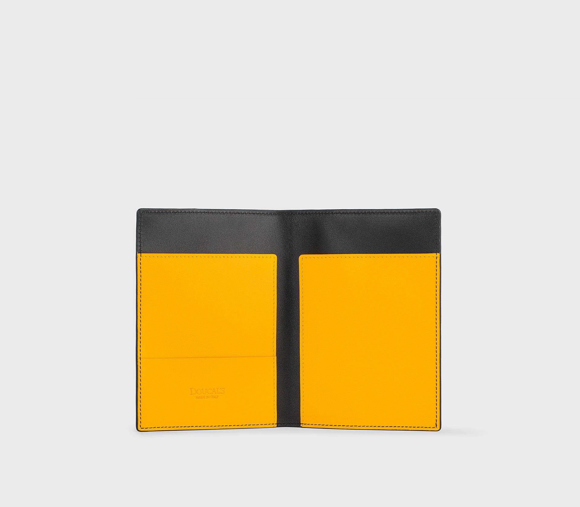 doucal-s-wallets-da0007-reisepassetui-leder-schwarz image 2