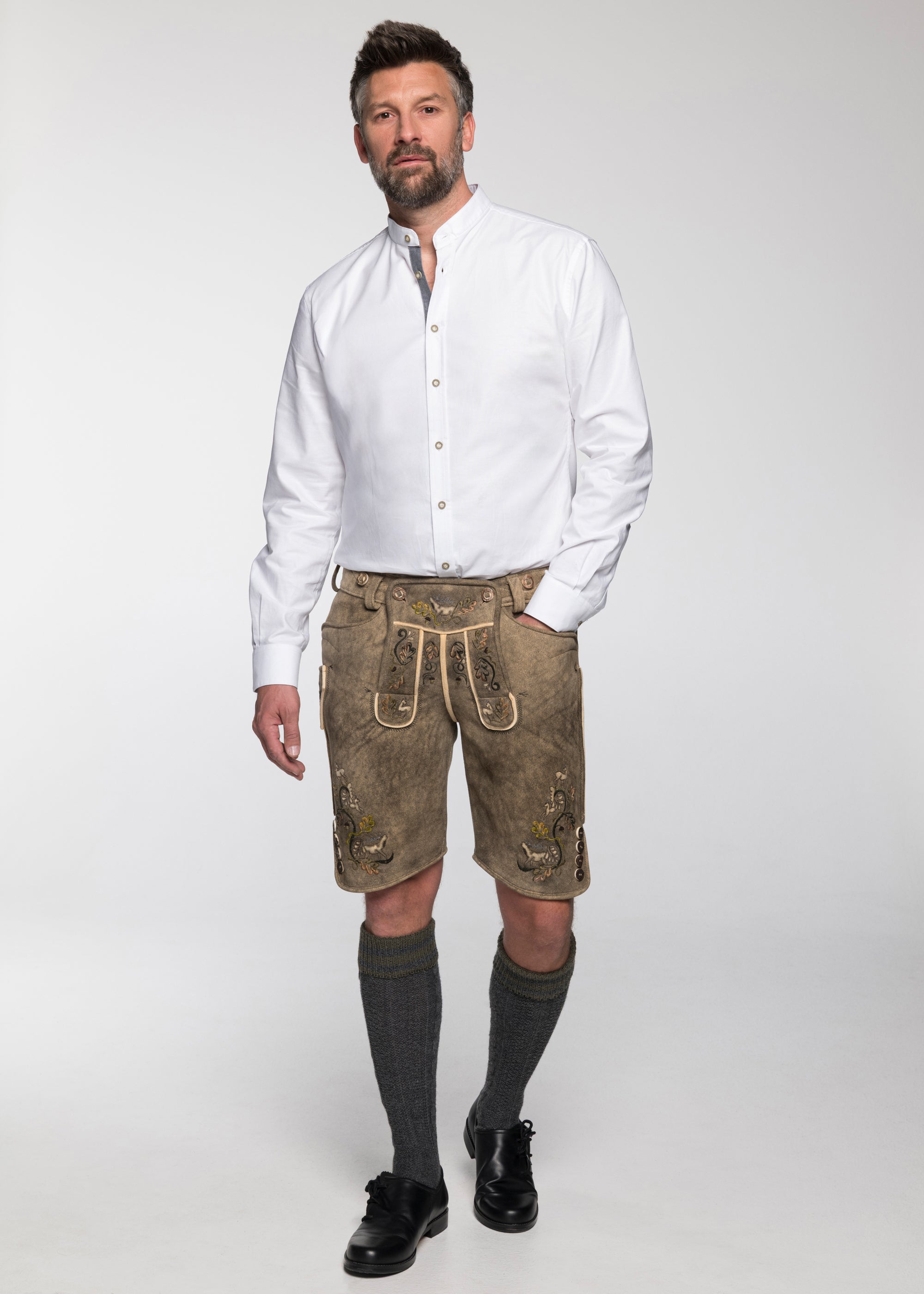 beckert-hochk-nig-hirschlederhose-kurz-akazie-mit-plattstickerei image 1