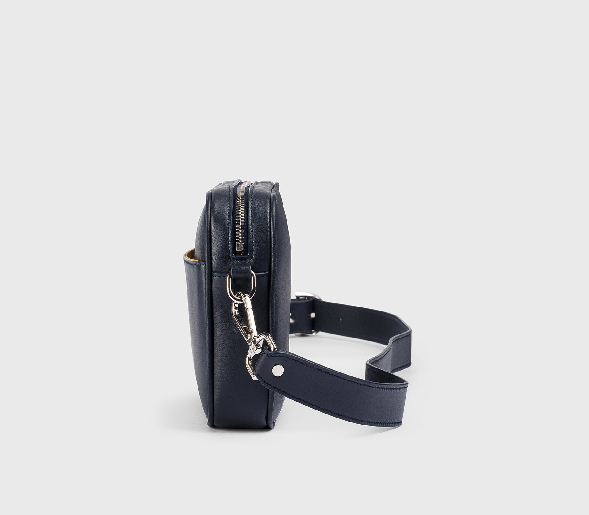 doucal-s-messenger-bag-umh-ngetasche-blau-leder-herren image 2
