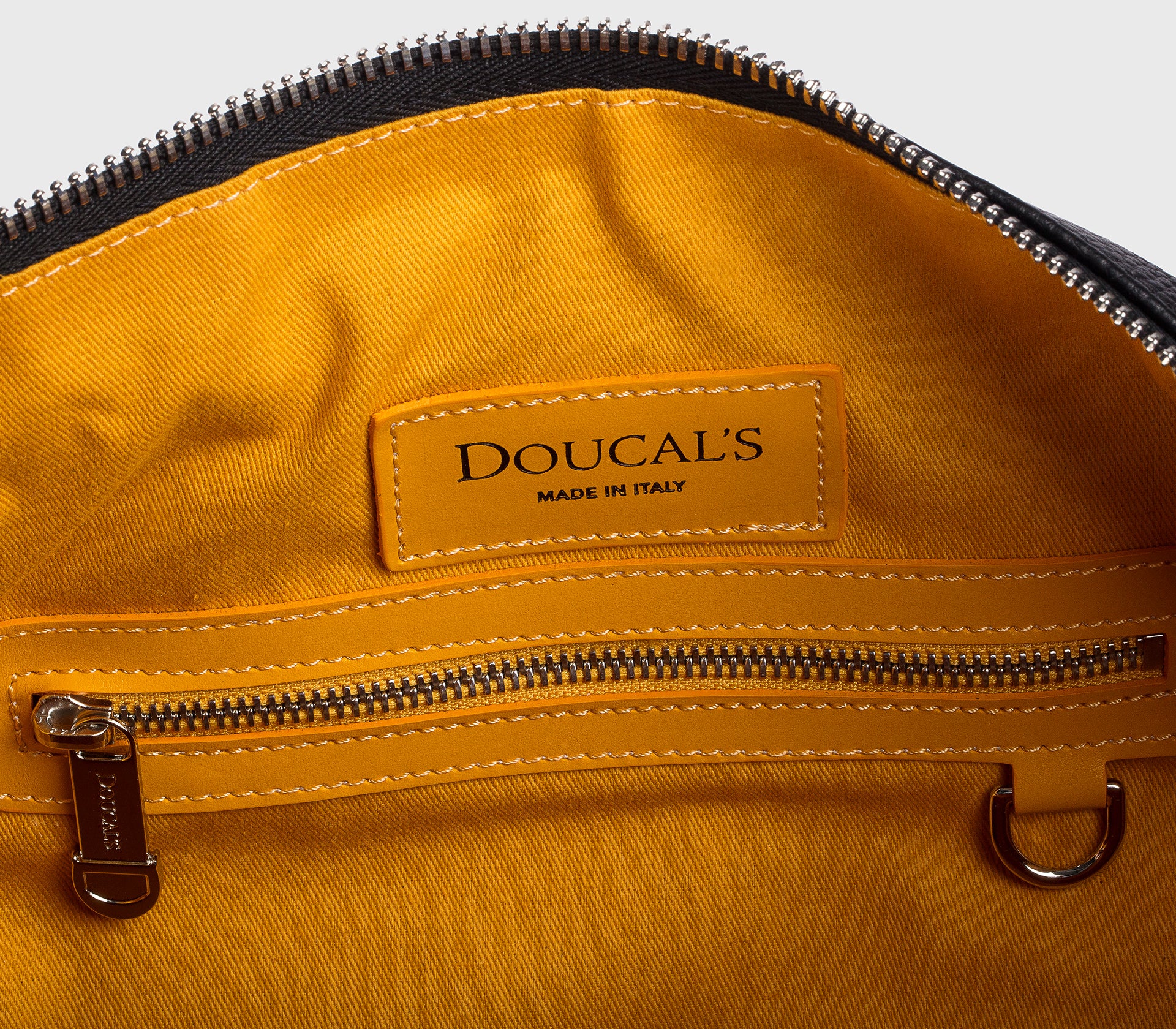 doucal-s-bags-weekender-db0023-reisetasche-schwarz-leder image 3